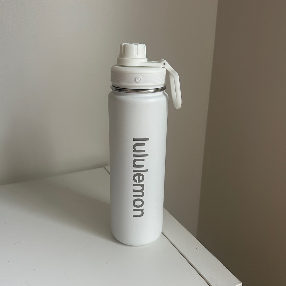 New Lululemon Back to Life Sports Water Bottle